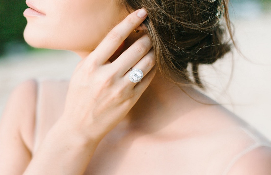 Engagement Rings : Things To Consider While Designing An Engagement Ring